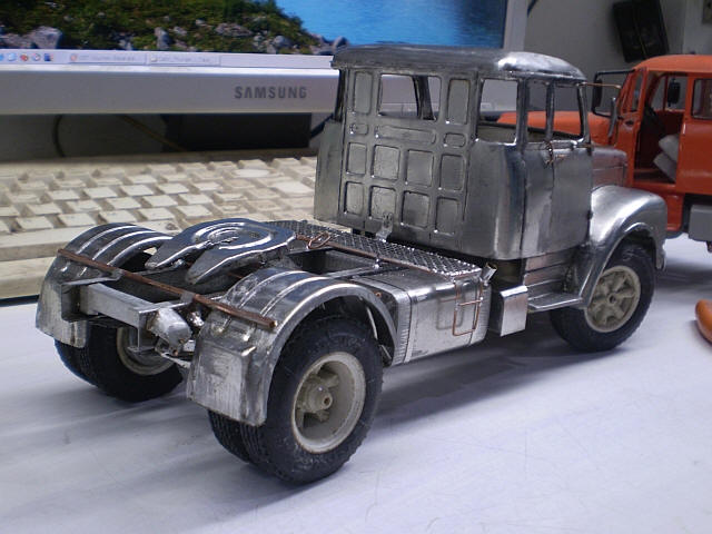 metal model trucks